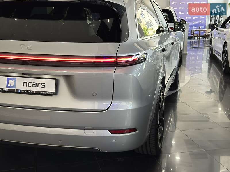 Внедорожник / Кроссовер Li Auto L7 2025 в Одессе