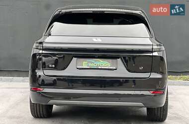 Внедорожник / Кроссовер Li Auto L7 2024 в 