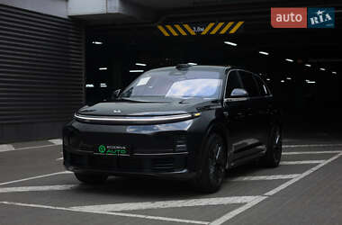 Позашляховик / Кросовер Li Auto L7 2025 в 