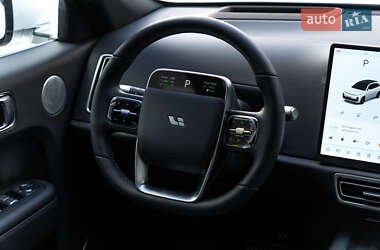 Внедорожник / Кроссовер Li Auto L7 2024 в 