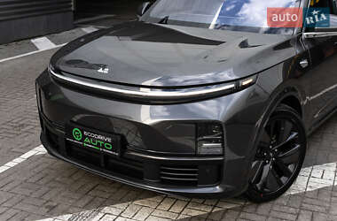 Позашляховик / Кросовер Li Auto L7 2025 в 