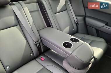 Внедорожник / Кроссовер Li Auto L7 2024 в 