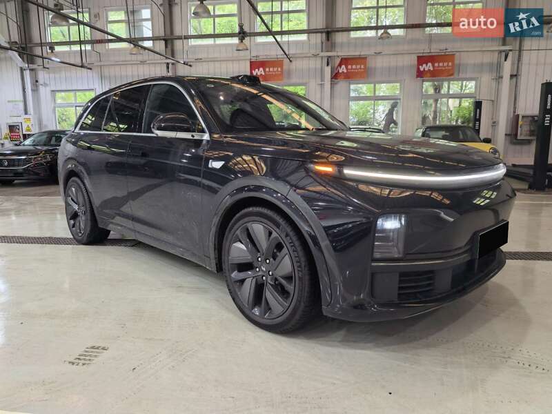 Внедорожник / Кроссовер Li Auto L7 2024 в Киеве