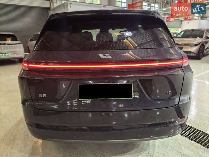 Внедорожник / Кроссовер Li Auto L7 2024 в Киеве