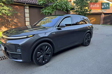 Внедорожник / Кроссовер Li Auto L7 2023 в 