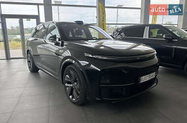 Внедорожник / Кроссовер Li Auto L7 2024 в 