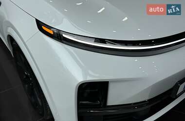 Позашляховик / Кросовер Li Auto L7 2024 в 