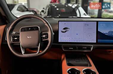 Позашляховик / Кросовер Li Auto L7 2024 в 