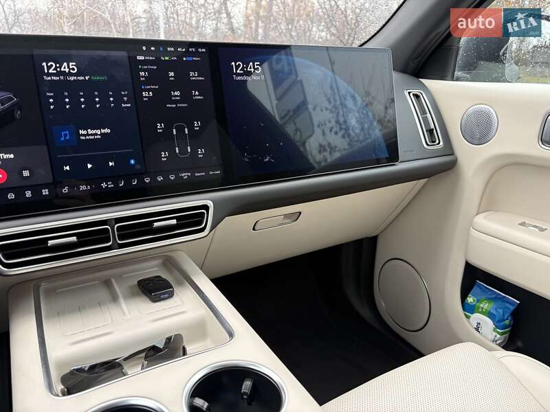 Внедорожник / Кроссовер Li Auto L7 2024 в Киеве