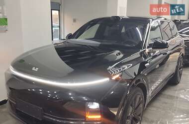 Внедорожник / Кроссовер Li Auto L7 2024 в Киеве