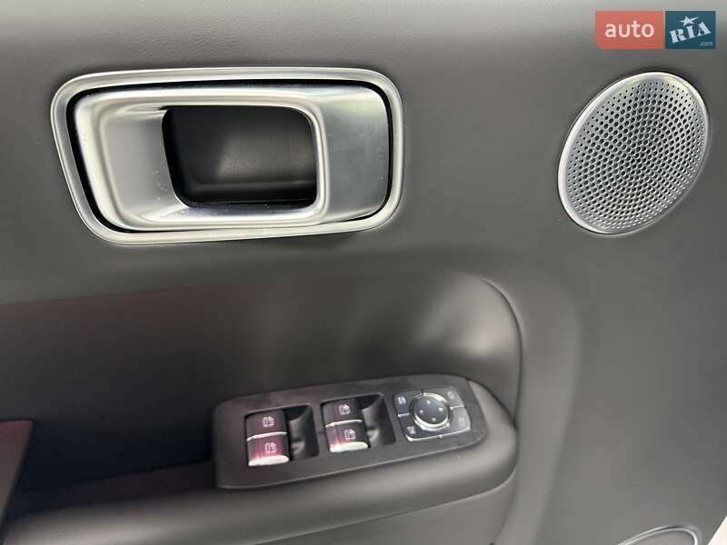 Внедорожник / Кроссовер Li Auto L7 2025 в Одессе