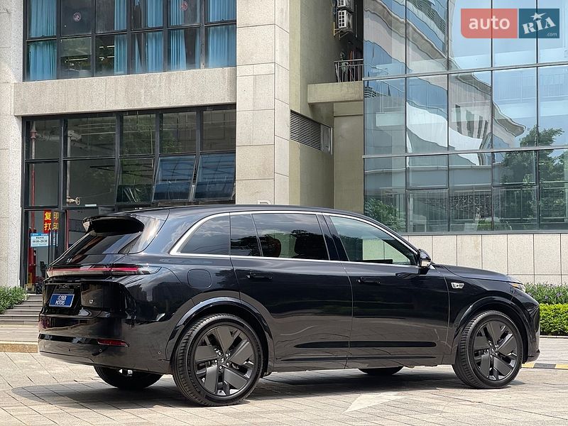 Внедорожник / Кроссовер Li Auto L7 2025 в Киеве