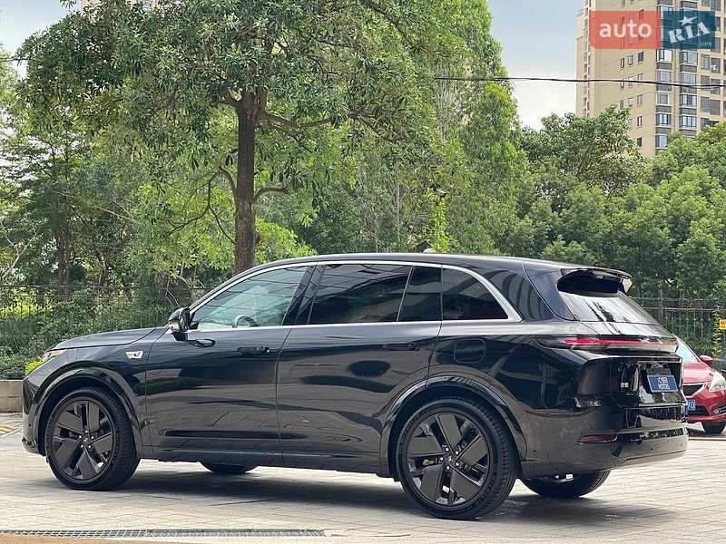 Внедорожник / Кроссовер Li Auto L7 2025 в Киеве