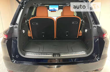 Седан Li Auto L9 2024 в 