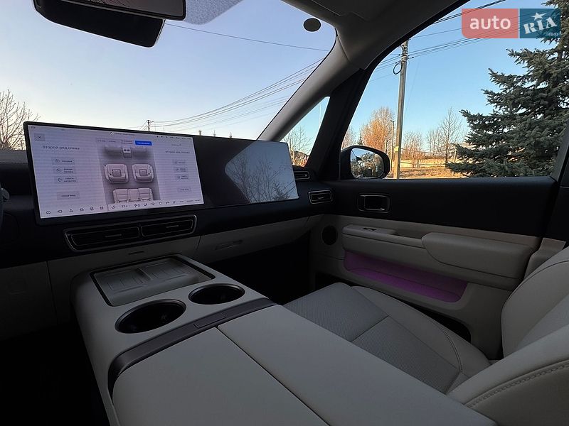 Минивэн Li Auto MEGA 2025 в Киеве