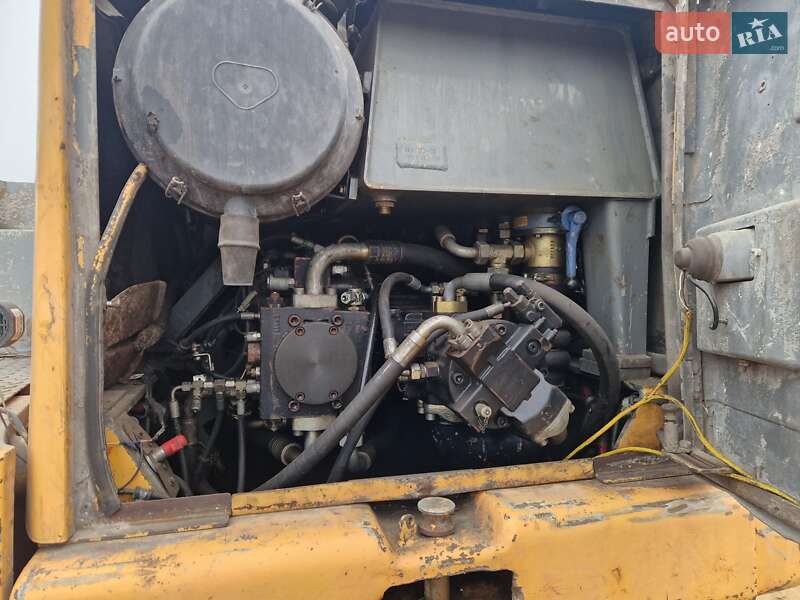 Фронтальный погрузчик Liebherr 574 2000 в Езуполе