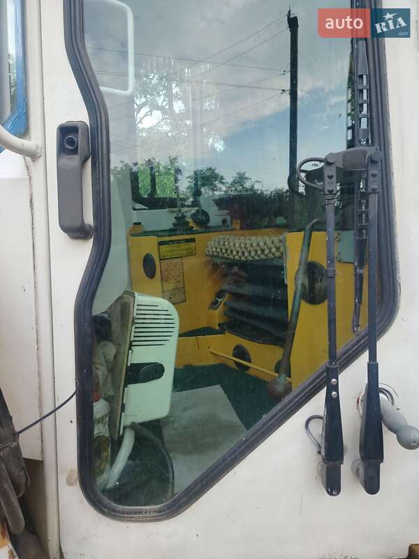 Бульдозер Liebherr 712 1996 в Балте