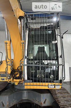 Гусеничный экскаватор Liebherr 904 2005 в 