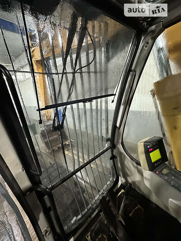 Гусеничный экскаватор Liebherr 904 2005 в Ковеле