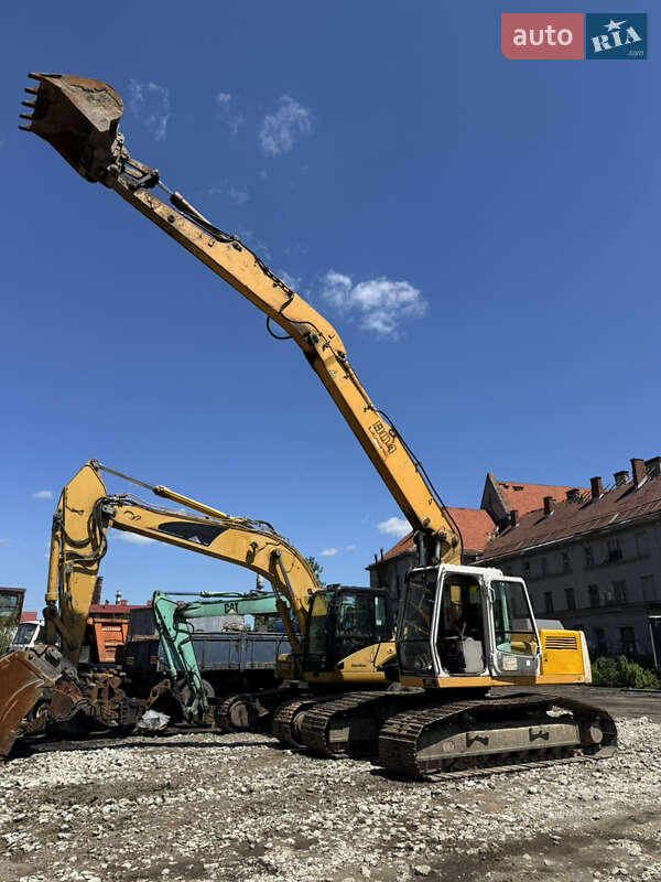 Гусеничный экскаватор Liebherr 904 2004 в Львове