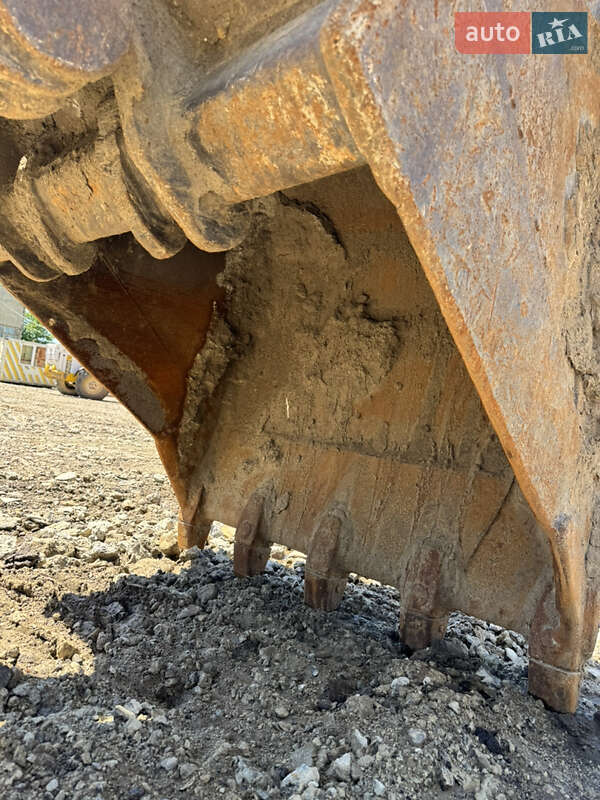 Гусеничный экскаватор Liebherr 904 2004 в Львове
