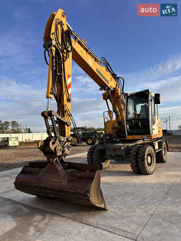Экскаватор погрузчик Liebherr 914 2013 в Черновцах