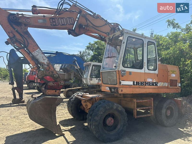 Экскаватор погрузчик Liebherr A 900 1991 в Ужгороде
