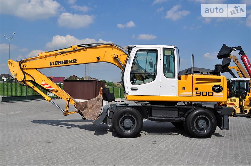 Колесный экскаватор Liebherr A 2007 в Ровно