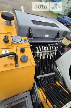 Колесный экскаватор Liebherr A 2016 в 