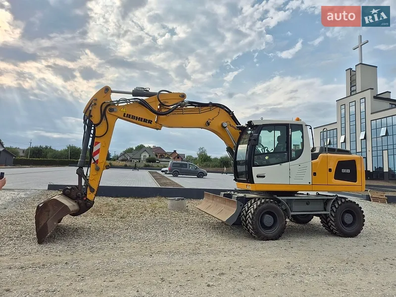 Liebherr A 2016