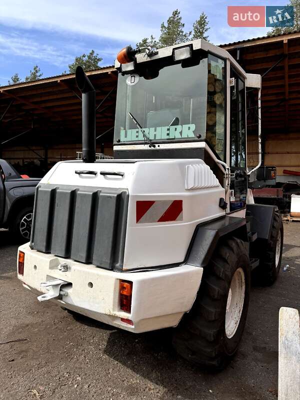 Фронтальні навантажувачі Liebherr L 506 1995 в Броварах