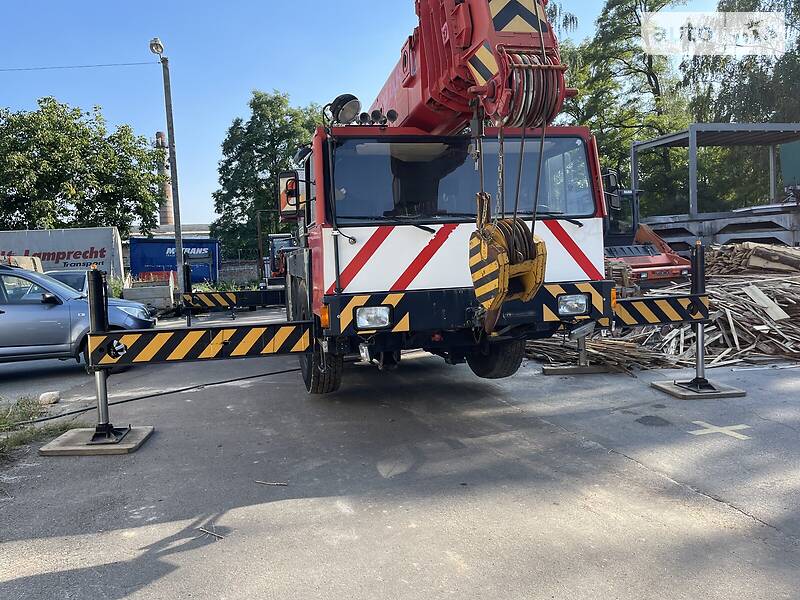 Автокран Liebherr LTM 1993 в Чернігові