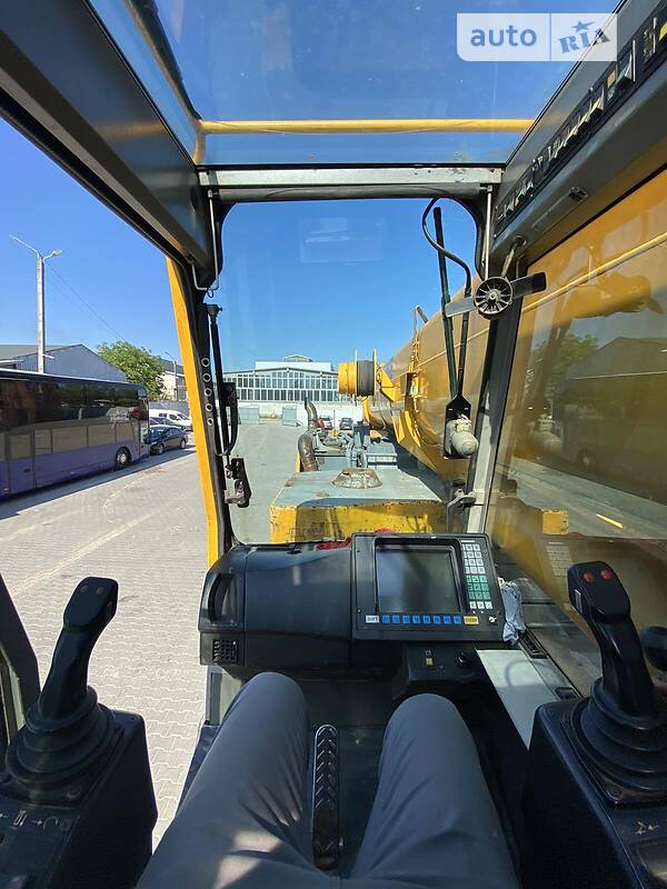 Автокран Liebherr LTM 1999 в Львове