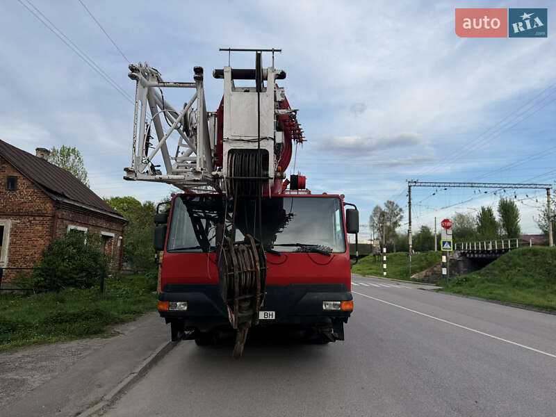 Автокран Liebherr LTM 2001 в Львові