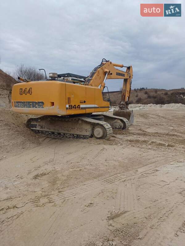 Гусеничный экскаватор Liebherr R 9400 2009 в Рогатине