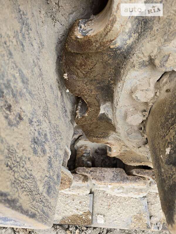 Автомобиль скорой помощи Liebherr R 966 2008 в Стрые