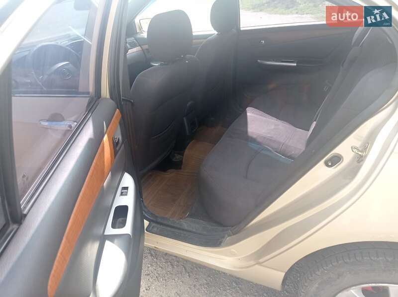 Седан Lifan 620 2011 в Тростянце