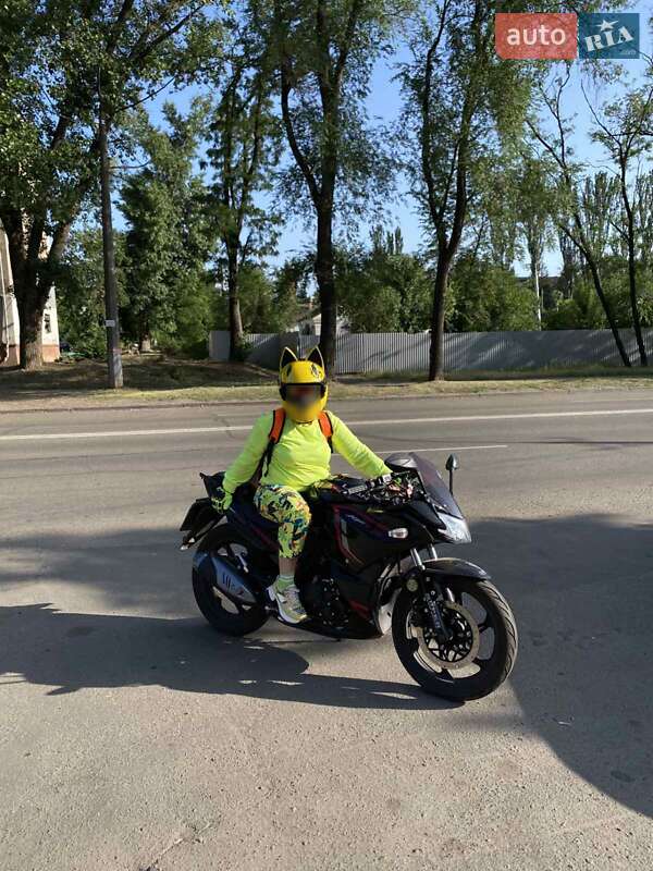 Спортбайк Lifan LF200-10B 2023 в Кривом Роге фото 3 Спортбайк Lifan LF200-10B 2023 в Кривом Роге