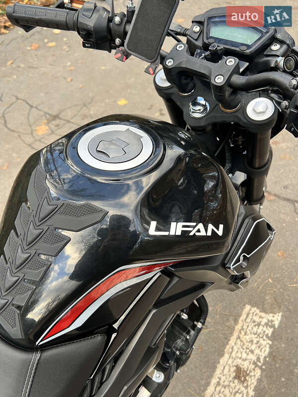 Мотоцикл Без обтекателей (Naked bike) Lifan SR 220 2024 в Белогородке фото 7 Мотоцикл Без обтекателей (Naked bike) Lifan SR 220 2024 в Белогородке