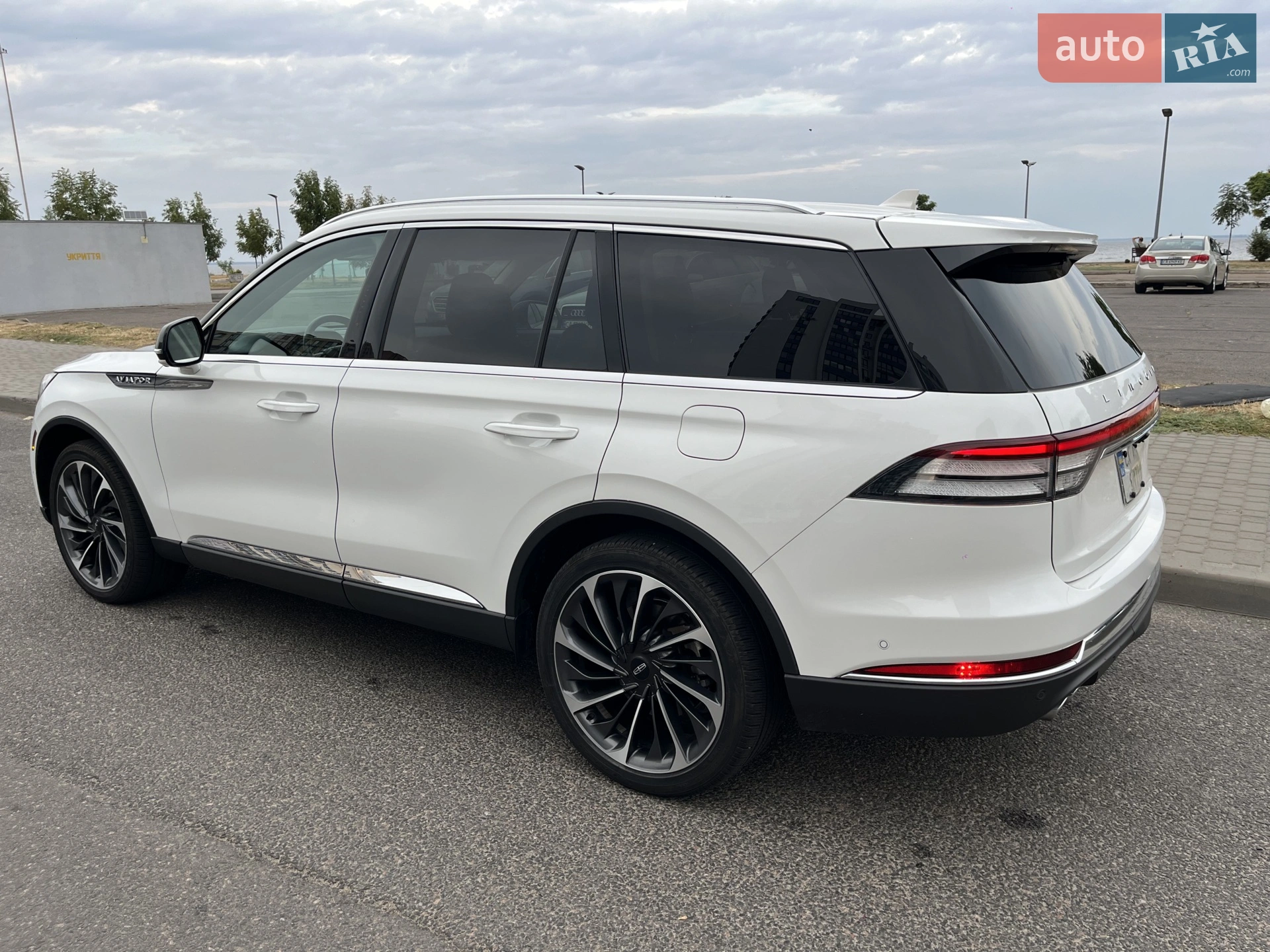 2021 Lincoln Aviator - мініатюра 9