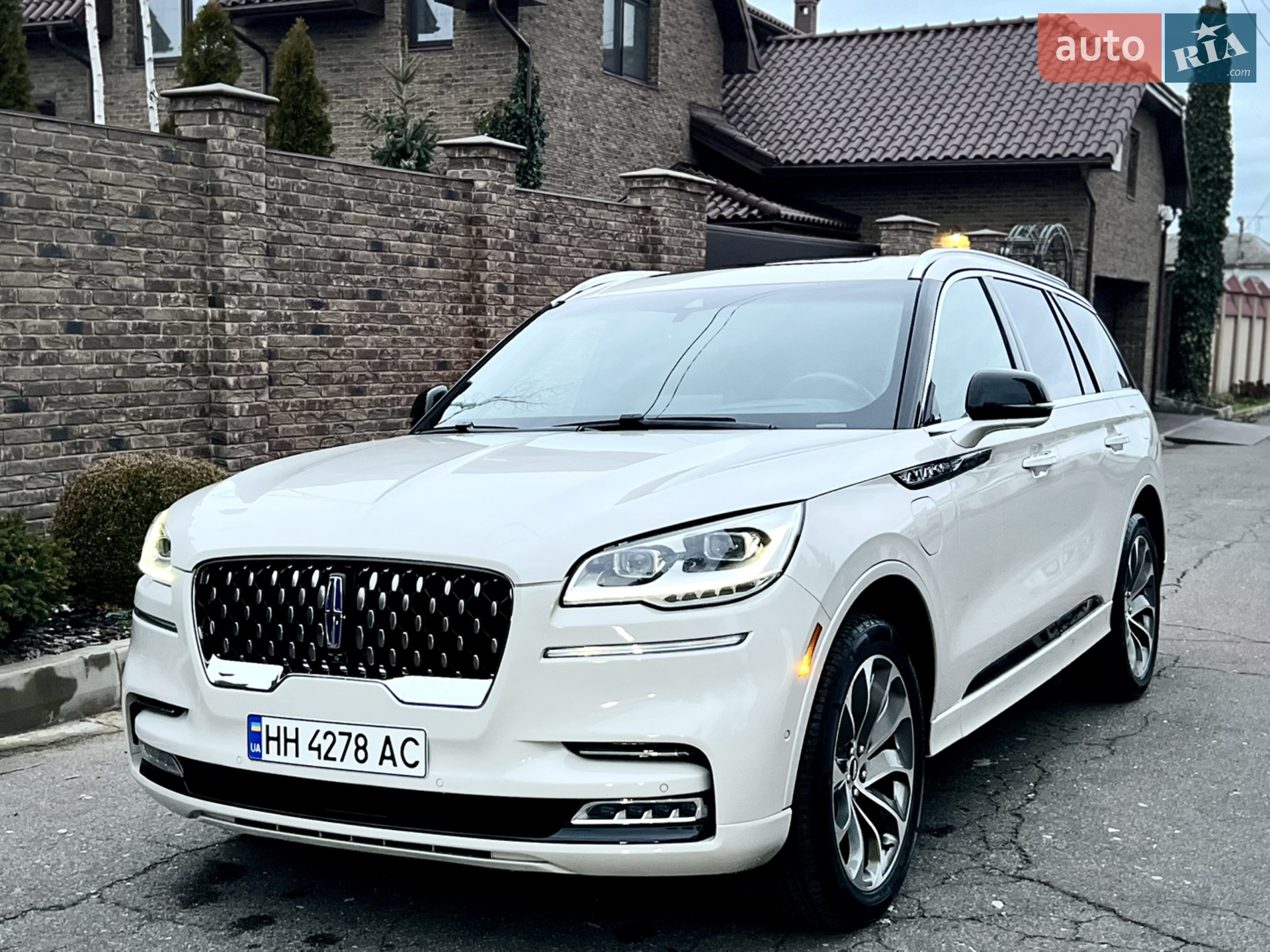 2020 Lincoln Aviator - мініатюра 16