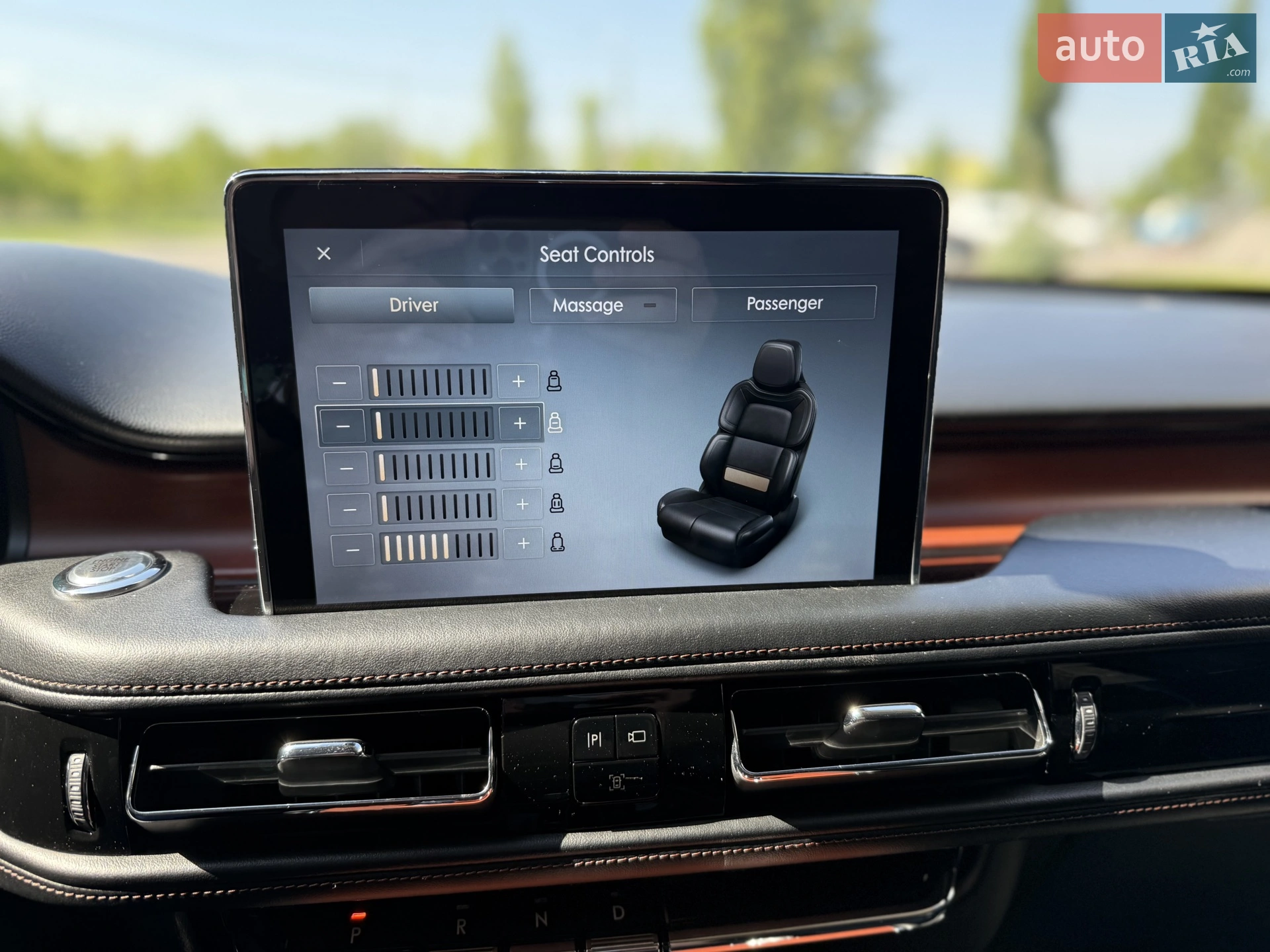 2020 Lincoln Aviator - мініатюра 19