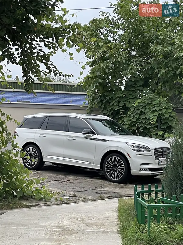 Lincoln Aviator