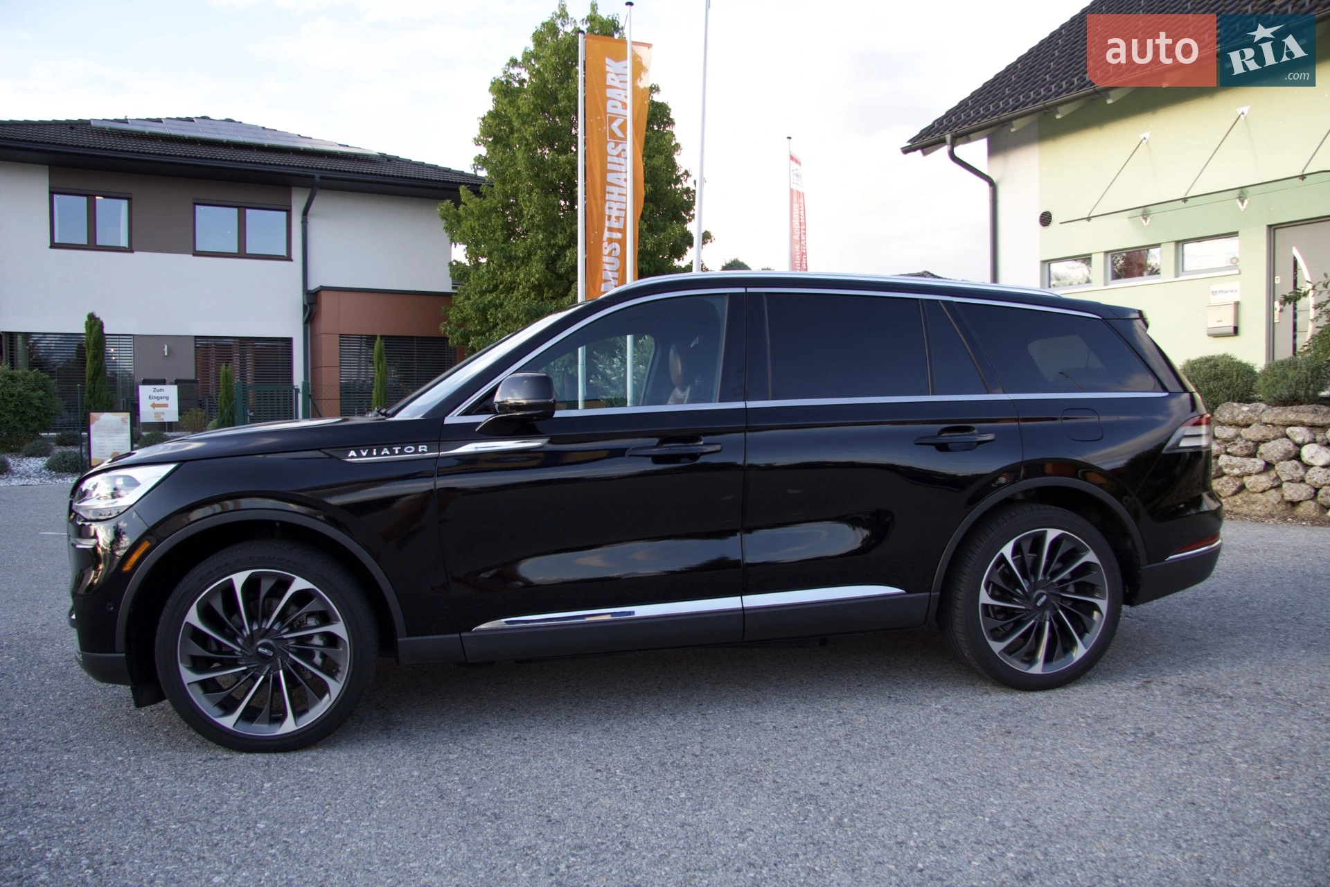 2022 Lincoln Aviator - мініатюра 8