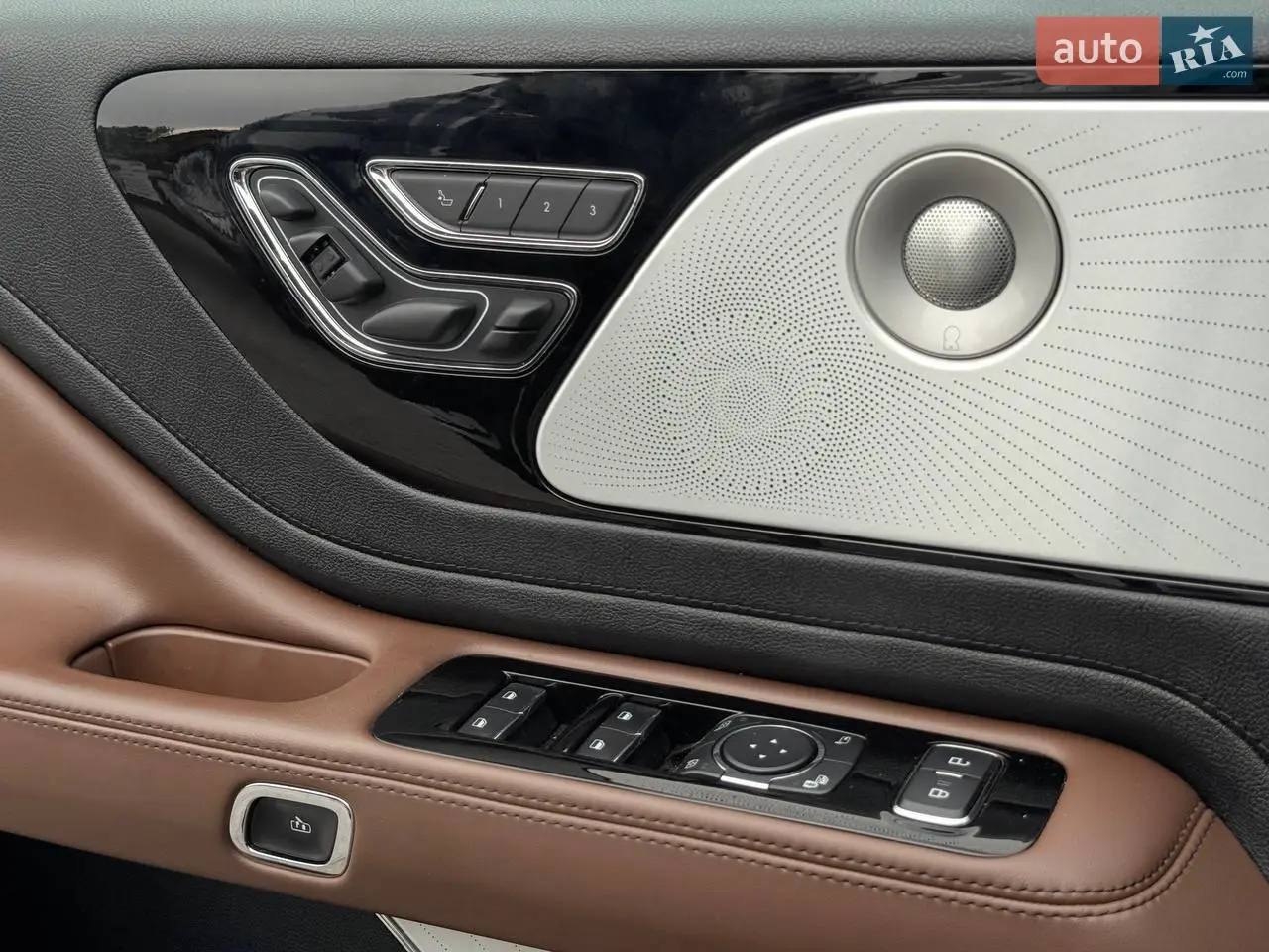 Позашляховик / Кросовер Lincoln Aviator 2021 в Харкові фото 45