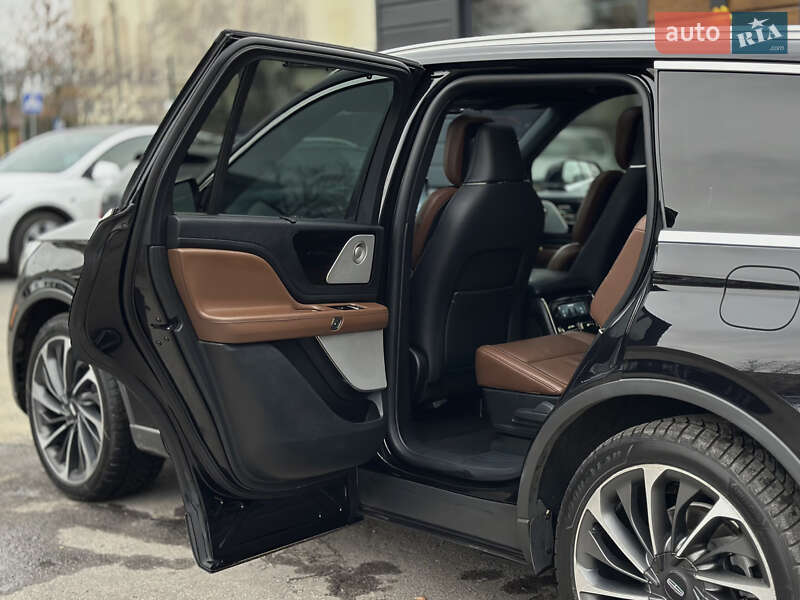 Позашляховик / Кросовер Lincoln Aviator 2019 в Шептицькому