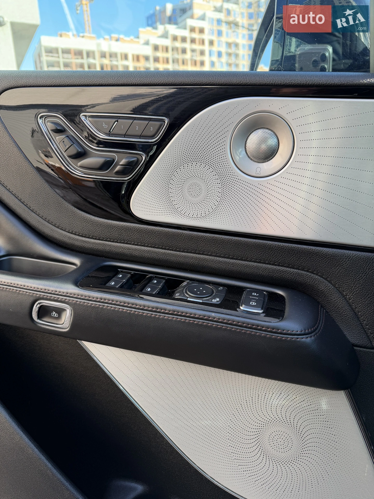 2019 Lincoln Aviator - мініатюра 48