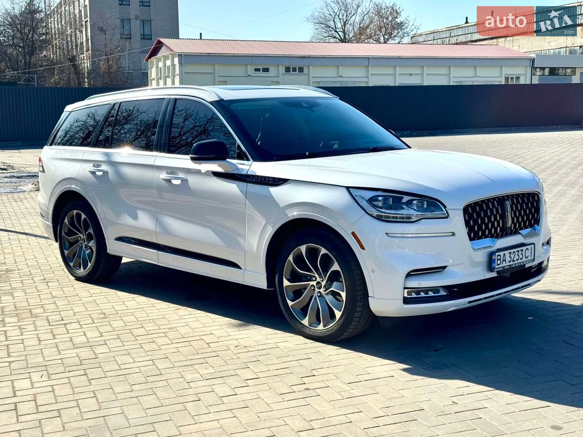 2020 Lincoln Aviator - мініатюра 2