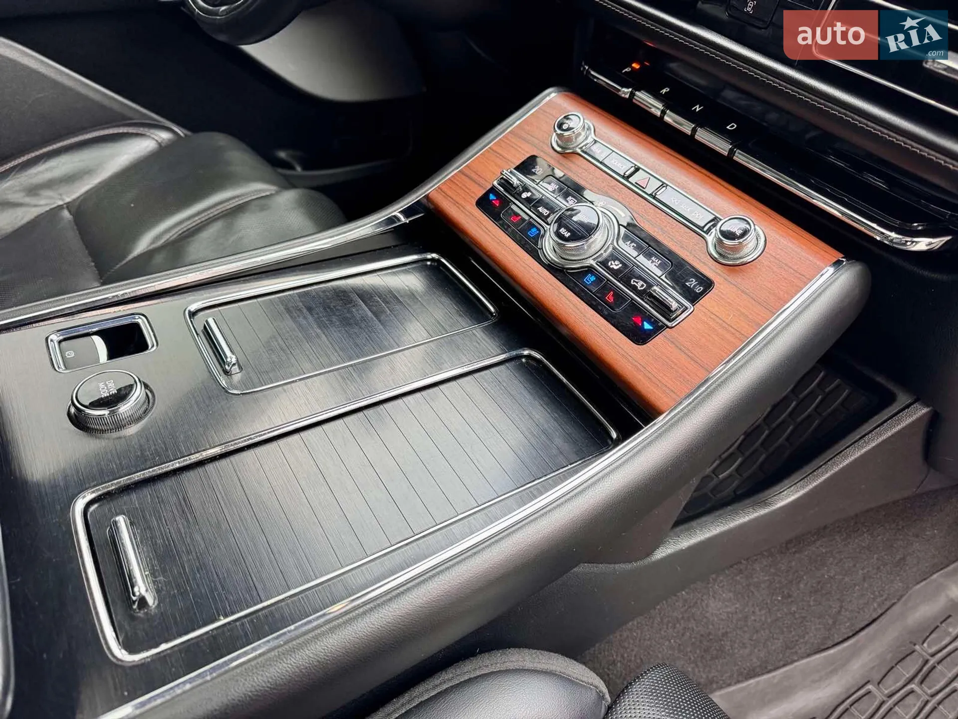 2020 Lincoln Aviator - мініатюра 8