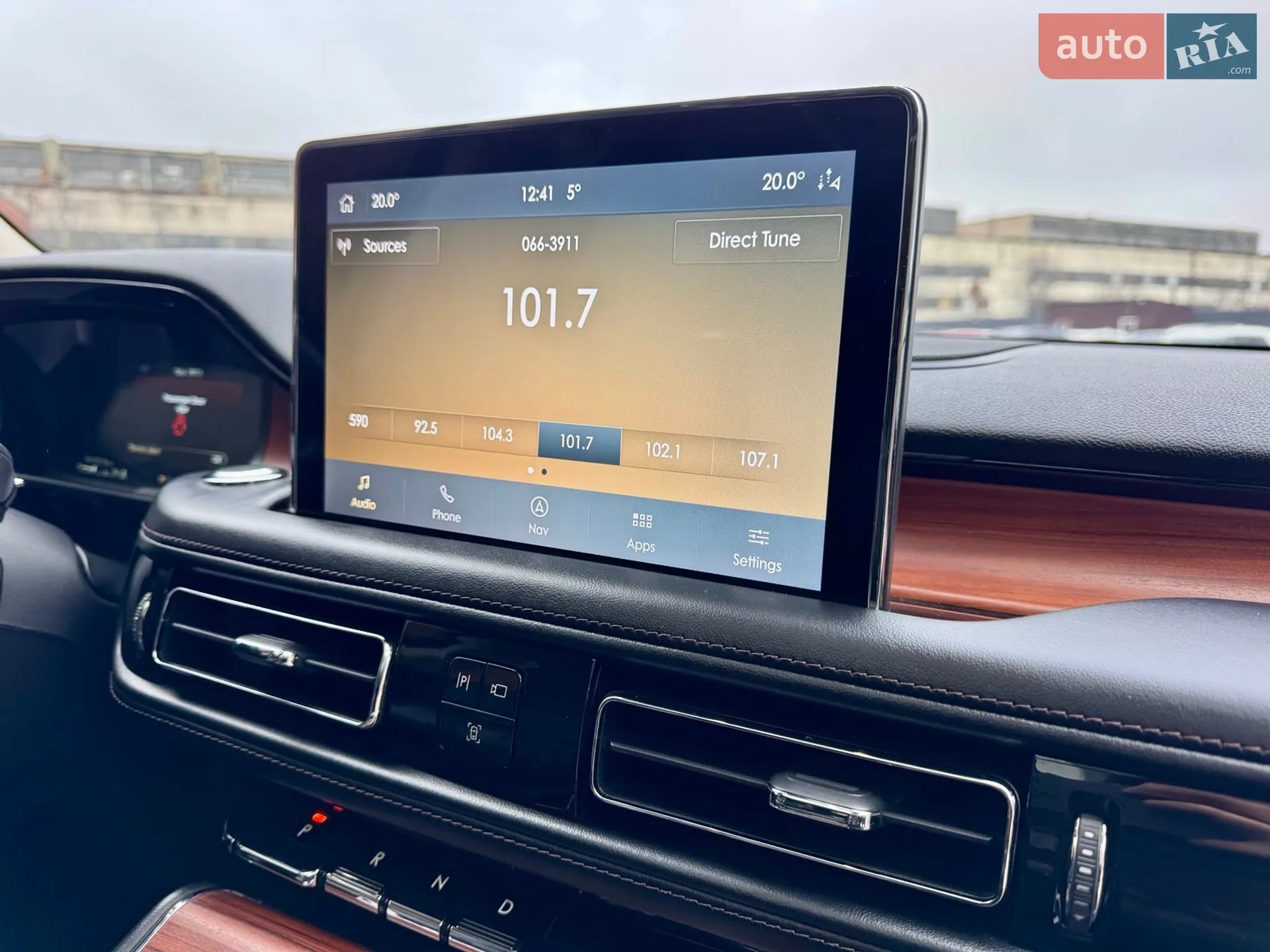 2020 Lincoln Aviator - мініатюра 9